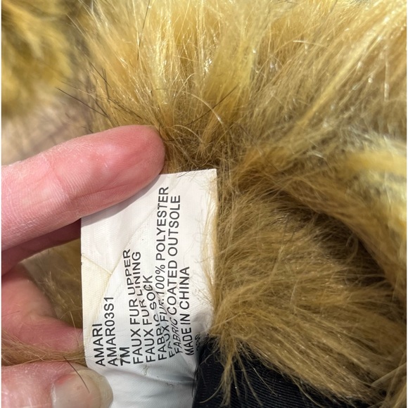 STEVE MADDEN women’s size 7 AMARI faux fur slide sandals color tan & black - Picture 8 of 10